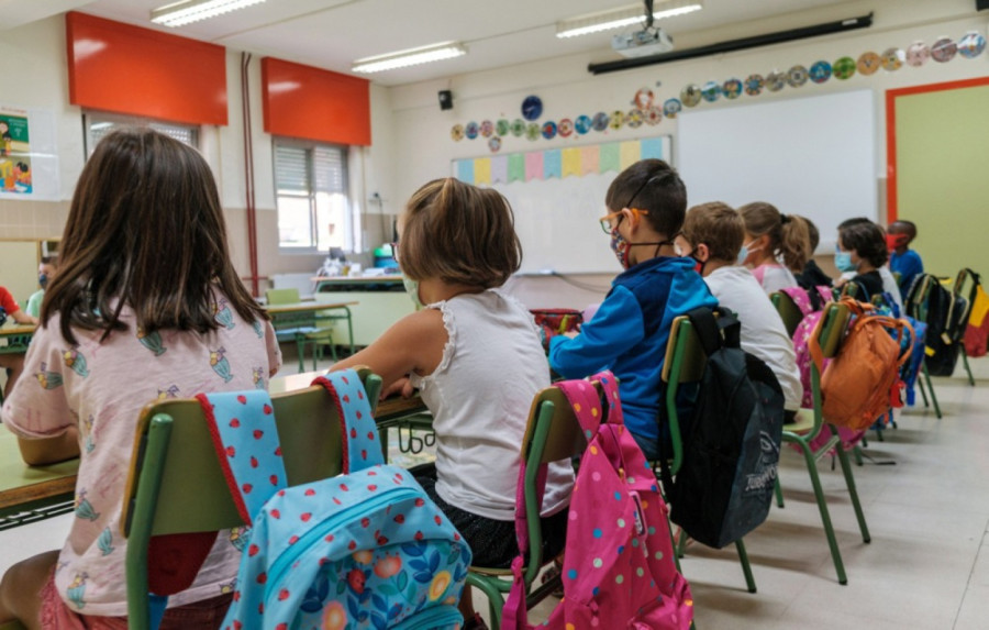 Najstarija osnovna škola u Srbiji ponovo drži nastavu: Učionice pune, časovi traju 45 minuta