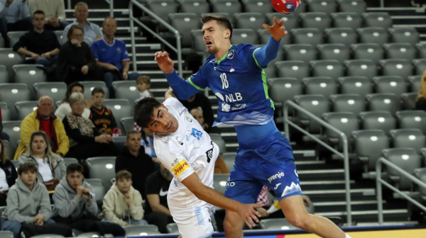 Slovenija ubedljiva na startu druge faze SP