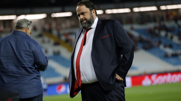 Marinakis morao da "digne ruke" od svog kluba