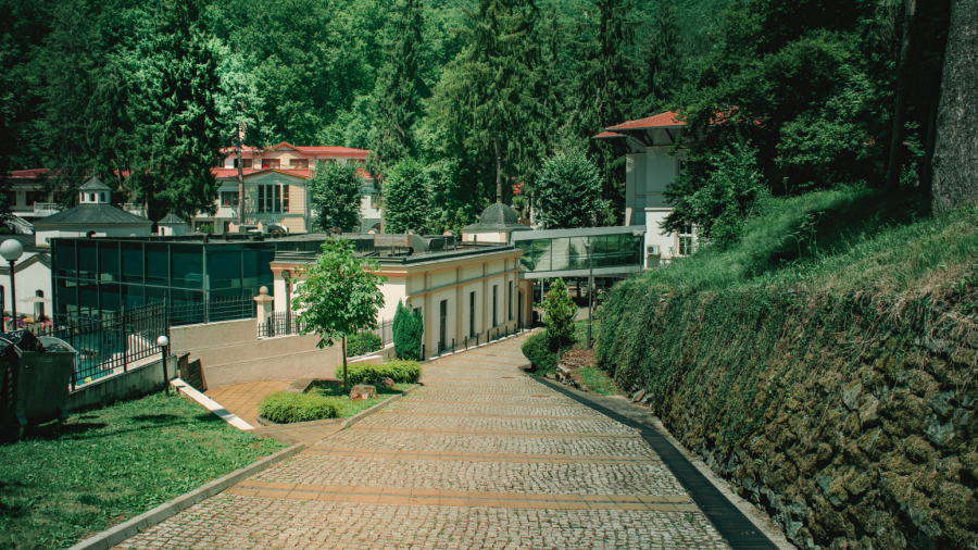 Ovo je jedna od najpoznatijih vazdušnih banja u Srbiji: Spoj planinskog vazduha i lekovitih izvora FOTO