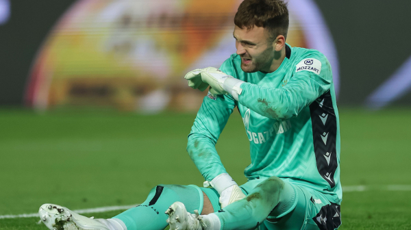 Zvezda raskinula sa golmanom