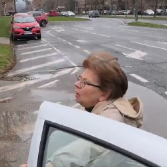 Novo maltretiranje građana: Starija žena doživela veliku neprijatnost – nisu je pustili da prođe VIDEO