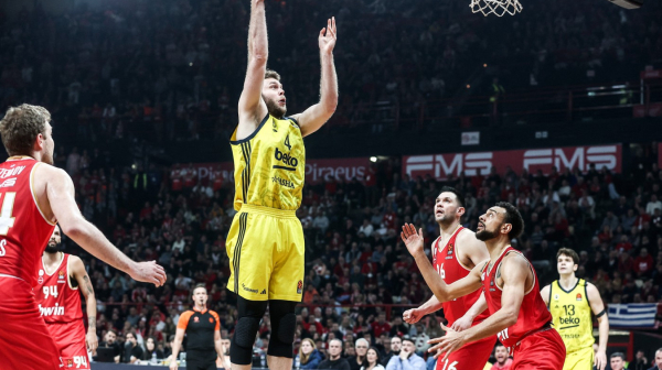 Fener prekinuo nestvaran niz Olimpijakosa: Gudurić razbio, bledo izdanje Milutinova