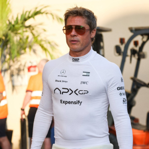 Bred Pit zbog novog imidža ne može da se odbrani od žena: "Kakav čovek" FOTO