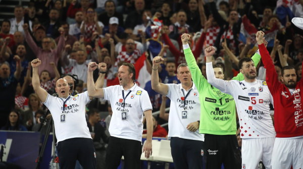 Bura zbog pobede Hrvatske: "Domaćin je morao da prođe"; "Namešteno! Sudijska sramota!" VIDEO