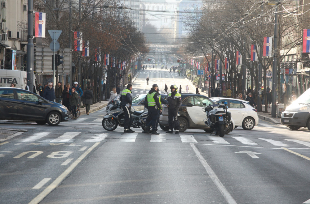 Blokaderska ideologija? Trudnici nisu dali da prođe, bolesna baka išla peške; Zatvarali i puteve do bolnica