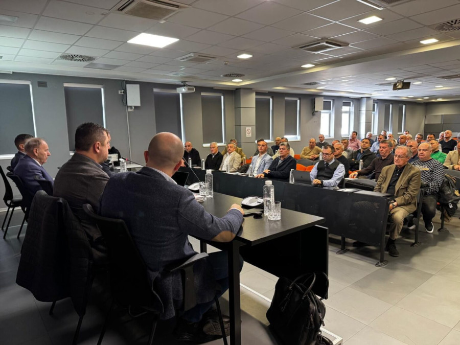 FSS na sastanku sa delegatima: Staćemo na rep svim pritiscima i neregularnostima