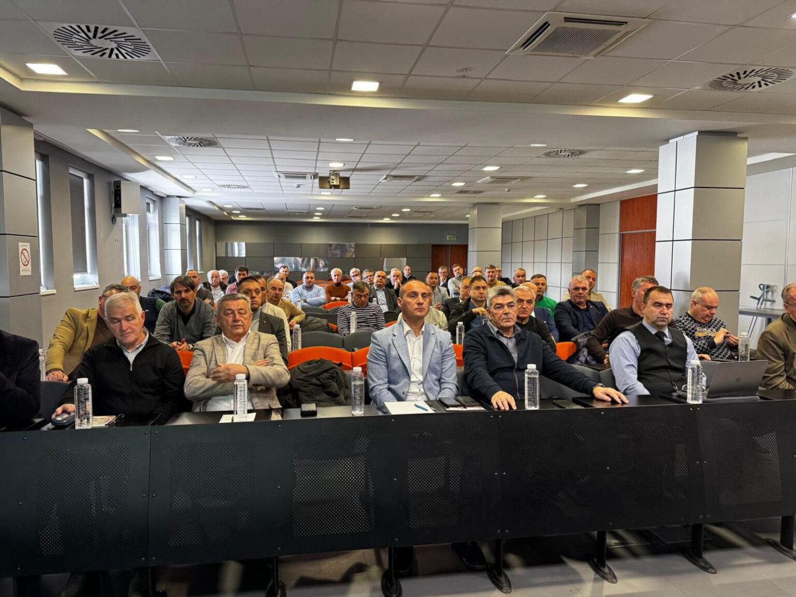 FSS na sastanku sa delegatima: Staćemo na rep svim pritiscima i neregularnostima