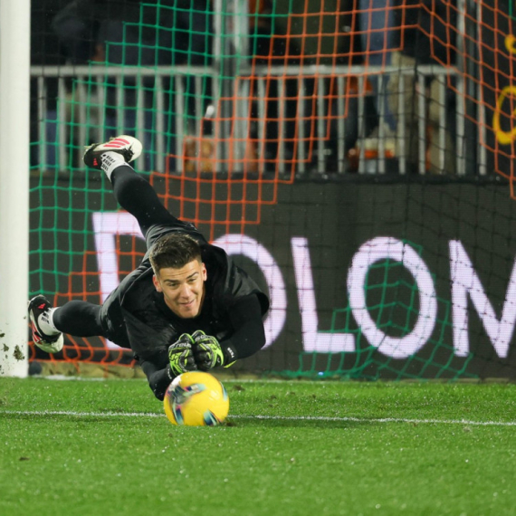 Venecija i Verona podelili bodove – Stanković blistao ispred gola