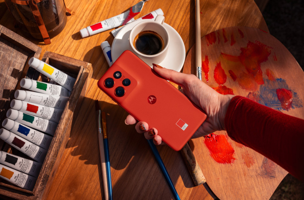 Još jedna Motorola dobila Android 15!