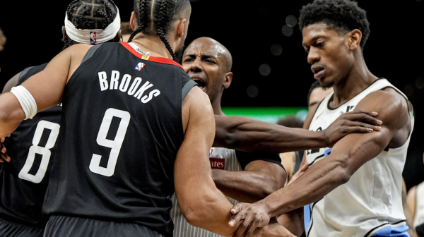 Atlanta bez Bogdana izgubila od Hjustona – umalo tuča Janga i Bruksa VIDEO