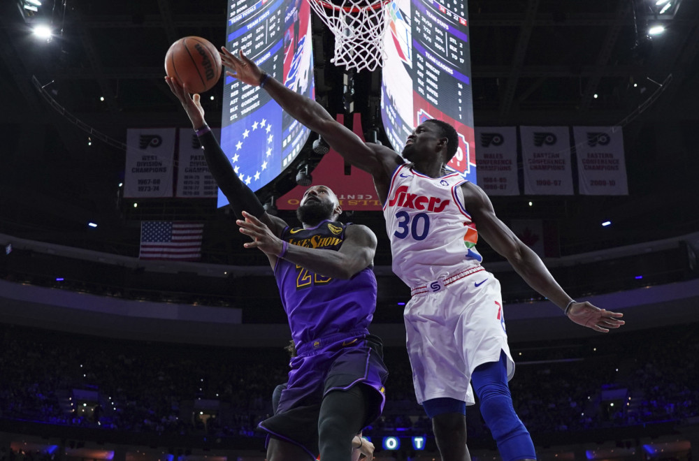 Filadelfija bez Embida srušila Lebrona i sina VIDEO