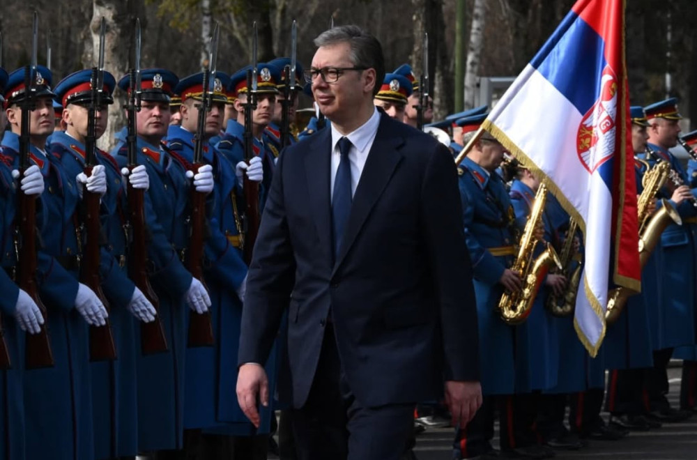 Vučić: Vojska je stub naše bezbednosti i naš ponos; Nastavićemo da je modernizujemo i razvijamo FOTO