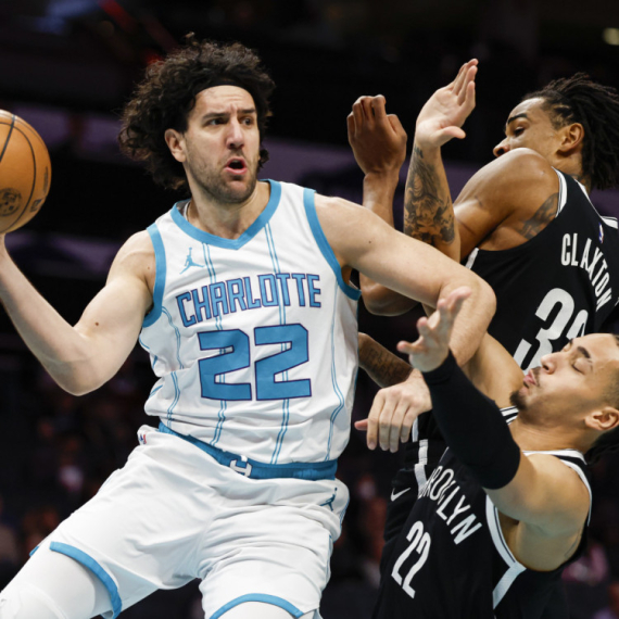 Micić se povredio, pa zablistao VIDEO