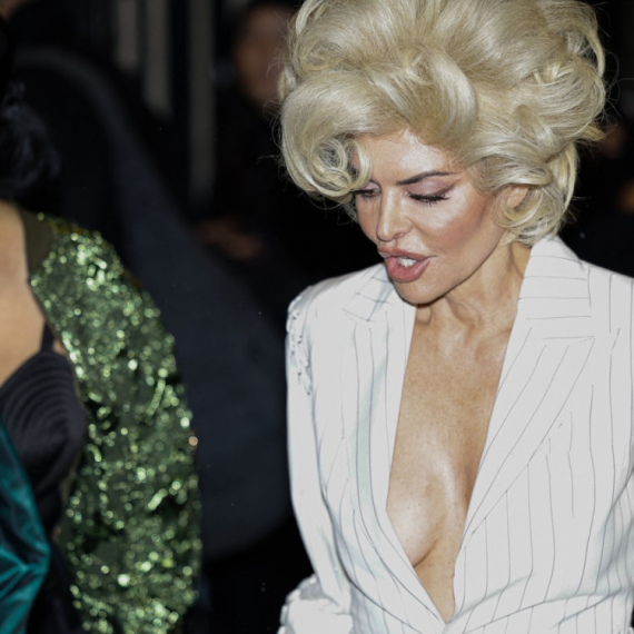 Ne, ovo nije Merilin Monro: Kontroverzna glumica zbunila sve čudesnom transformacijom FOTO