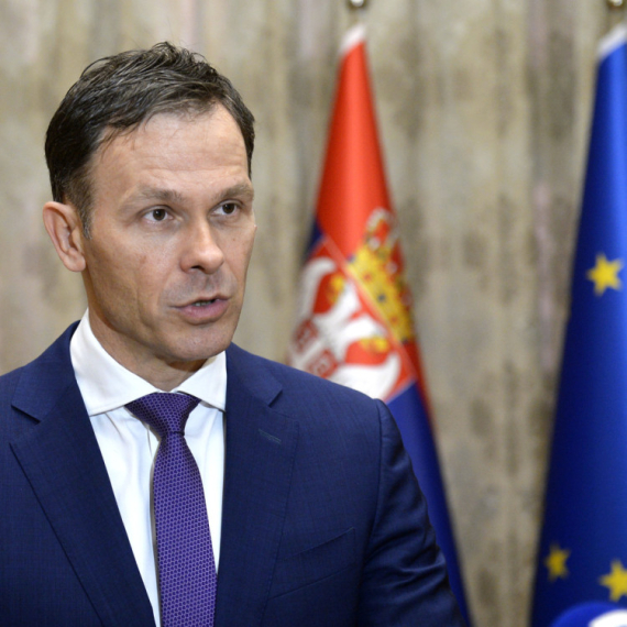 Mali: Počinje isplata; Stiže 26.000, 39.600 i 48.000 dinara za studente