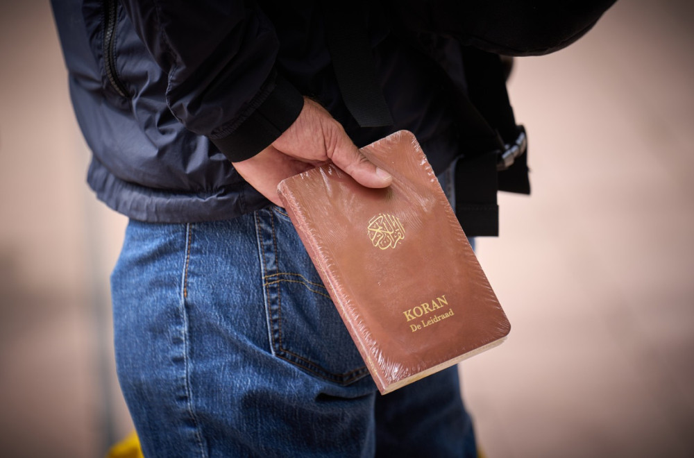 Muškarac uhapšen nakon što je spalio Kuran u centru Mančestera