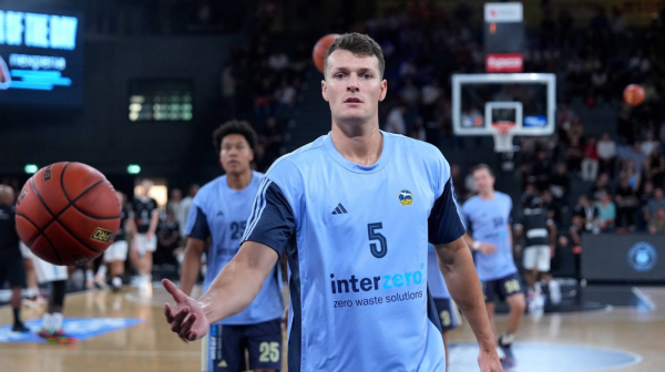 Makabi srušio Zvezdu, pa izgubio od Albe