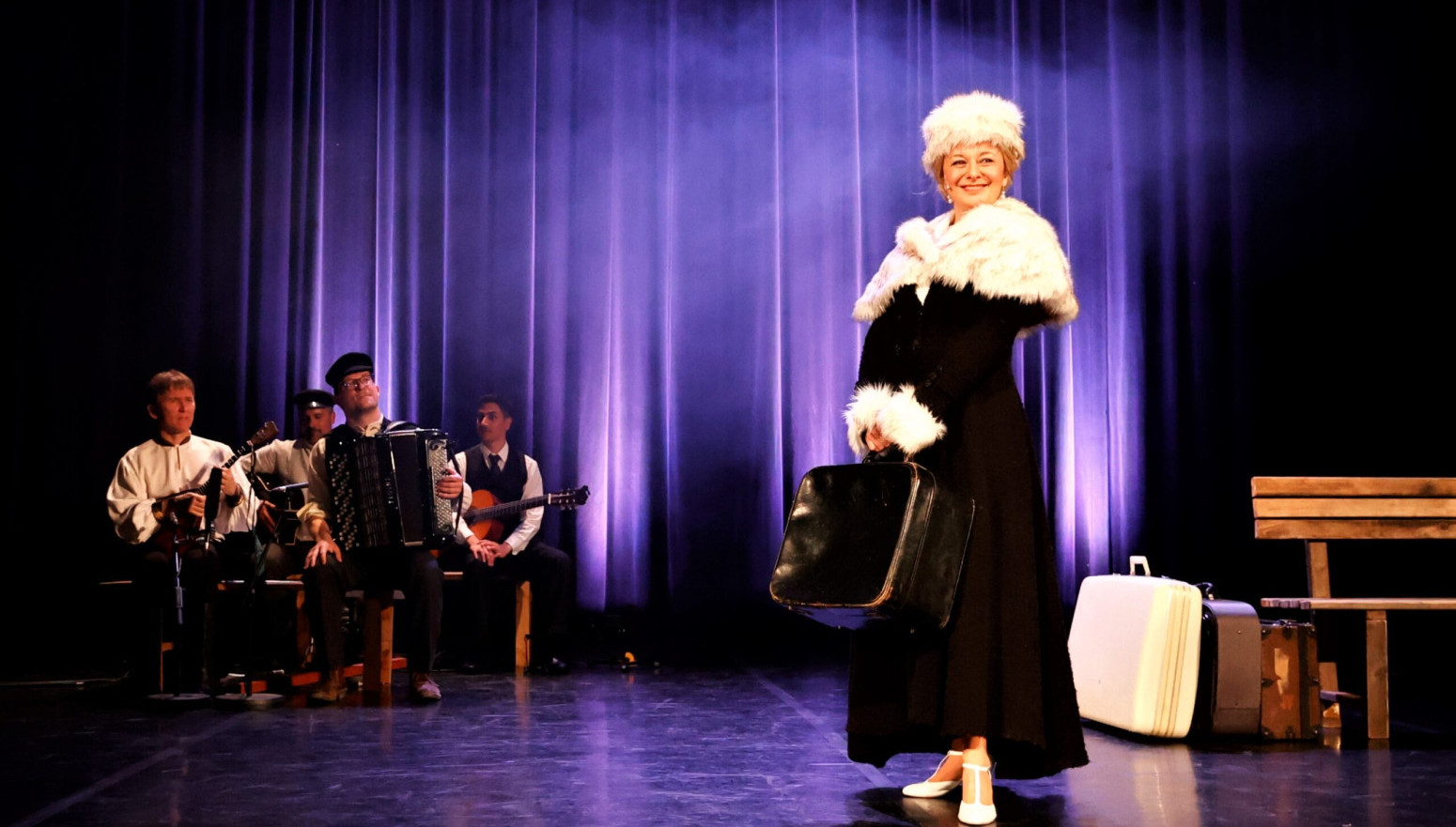 Atelje 212: Pesma za Laru - Zarobljenica vremena u nedelju 2. februara