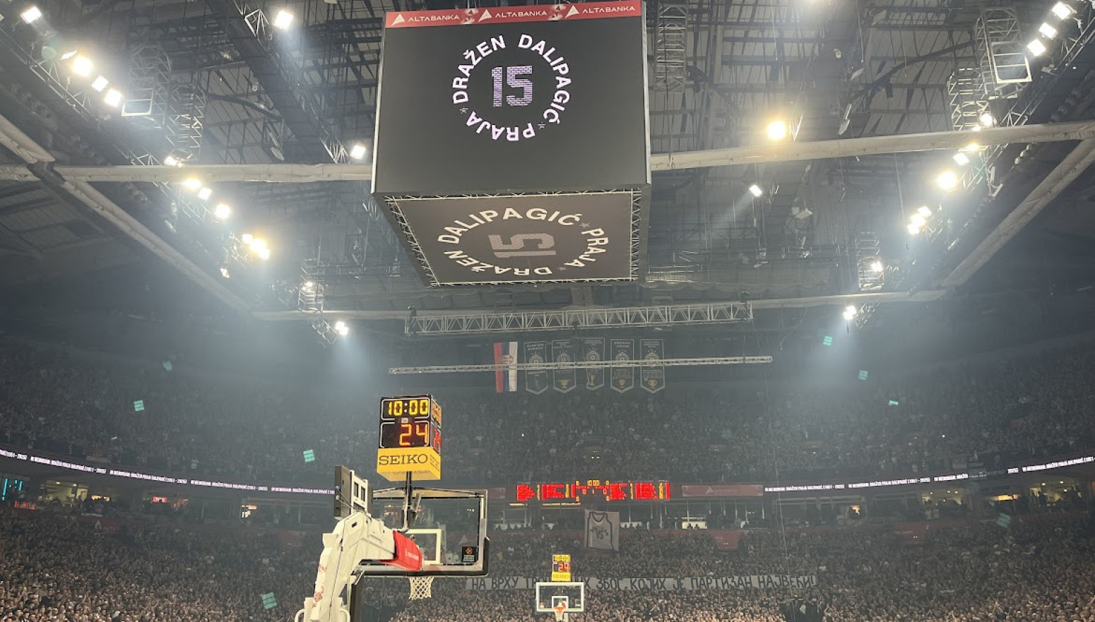 Zbog ovoga su se "delije" i "grobari" ujedinili na derbiju VIDEO