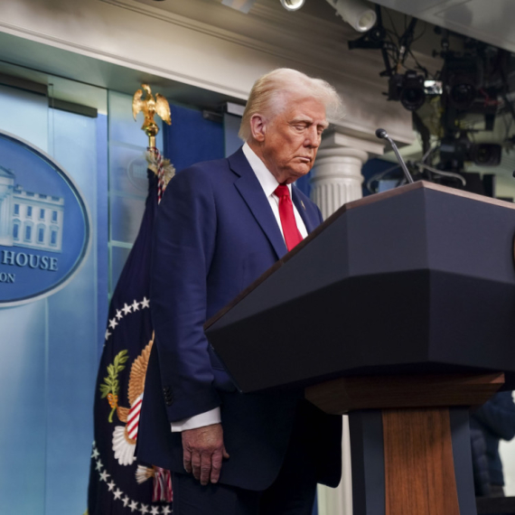 "Rat" je počeo: Kanada udarila na SAD