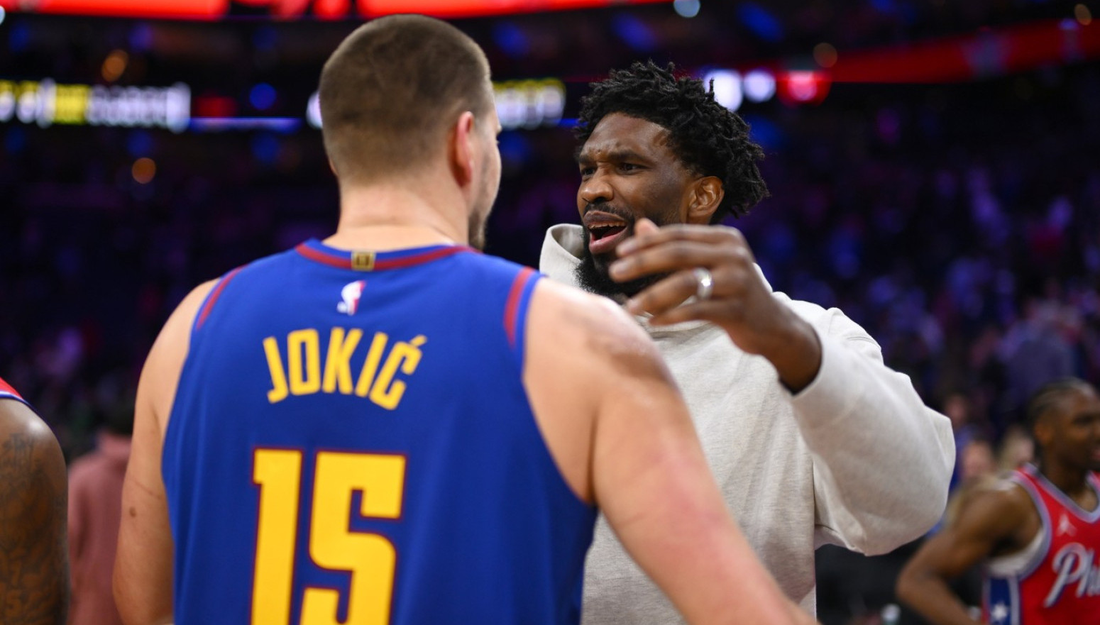 Jokić "naleteo" na Embida – pogledajte susret velikih rivala VIDEO