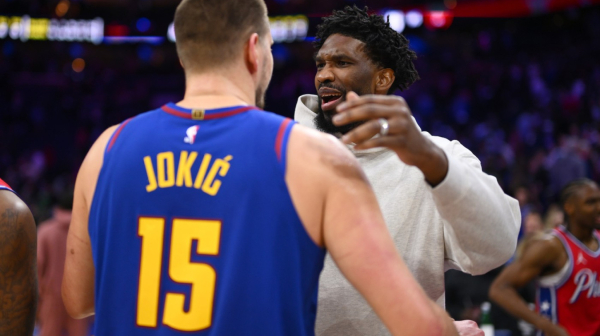 Jokić "naleteo" na Embida – pogledajte susret velikih rivala VIDEO