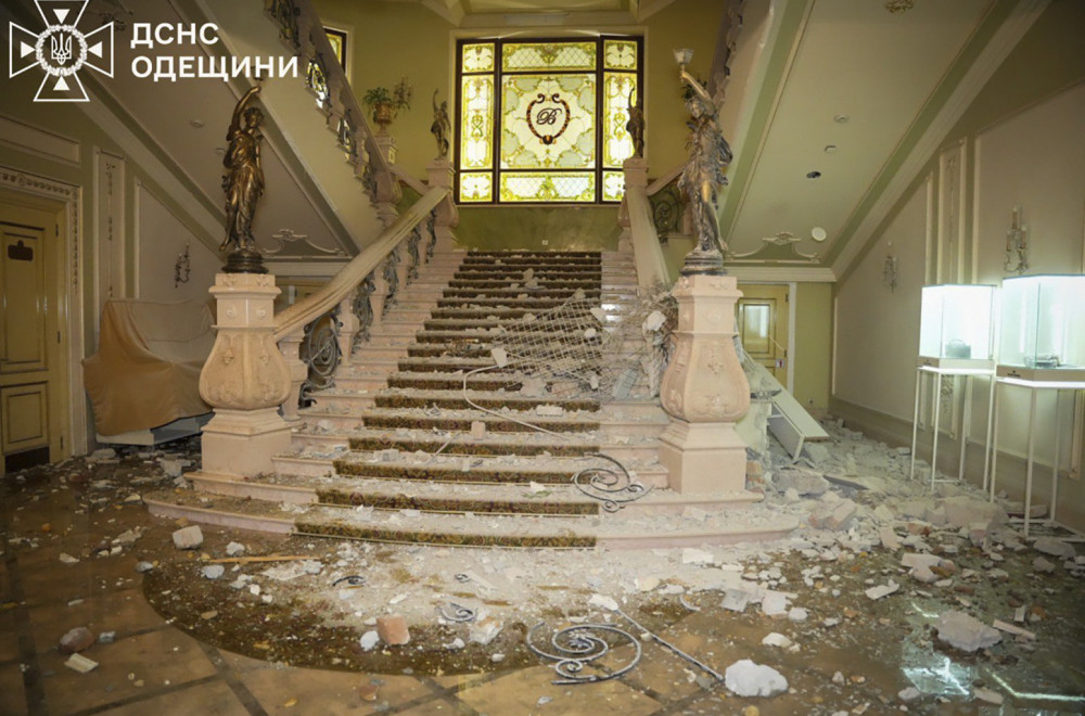 Razoren centar grada; Rusi udarili balističkim raketama, goreo i čuveni hotel FOTO/VIDEO