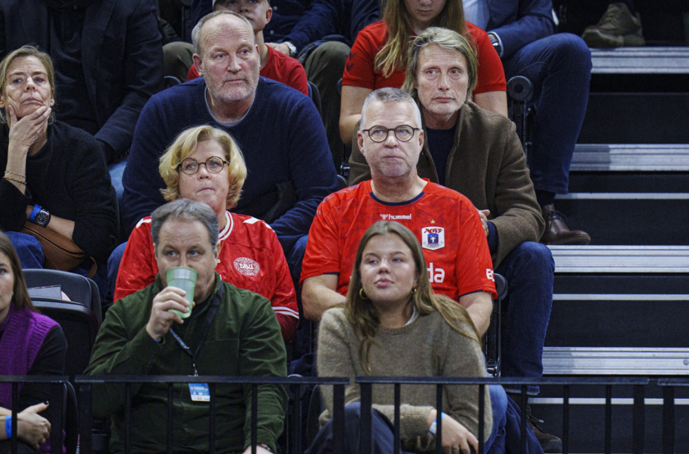 Čuveni glumac uhvaćen kako gleda meč Srbije FOTO