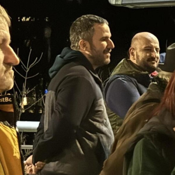 Sin Mila Đukanovića na protestu u Podgorici; Podržava blokade u Srbiji FOTO