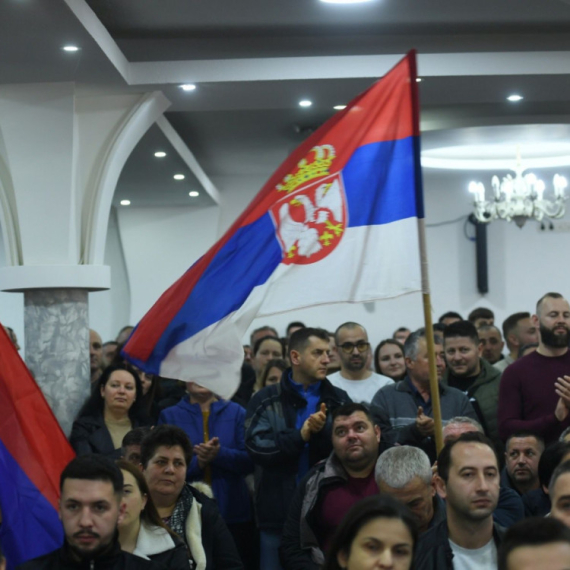 Veliki skup Srpske liste u Gornjem Kuscu: Samo ujedinjeni možemo do svih deset mandat FOTO
