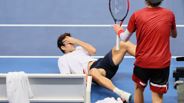 Sad smo sve videli: Teniser se zakucao u protivnika i zbog toga pobedio VIDEO