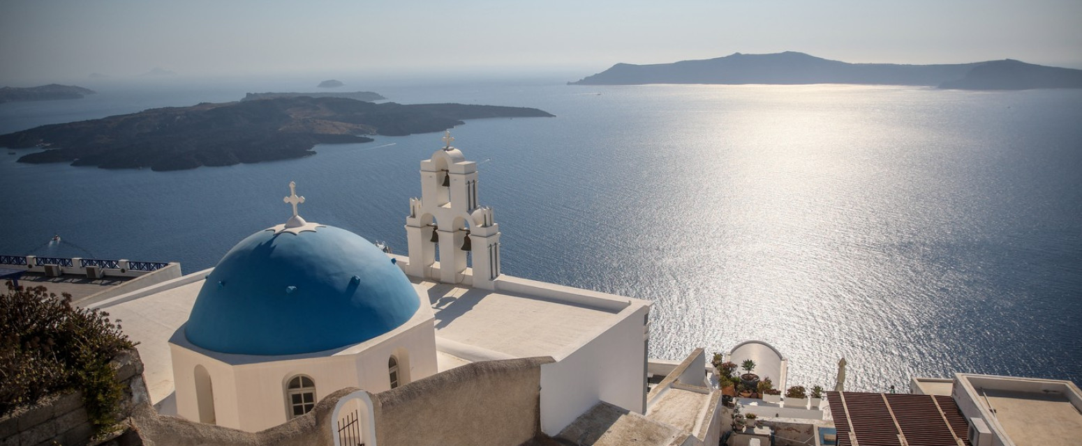 Redovi ispred turističkih agencija: Traže način da pobegnu iz grčkog letovališta VIDEO