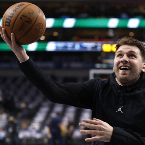 Dončić stigao u Los Anđeles – poslao bitnu poruku navijačima Lejkersa VIDEO