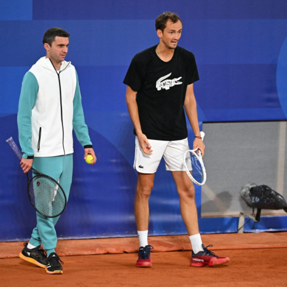 Medvedev ostao bez trenera