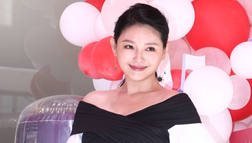 Slavna glumica u 48. godini preminula od upale pluća