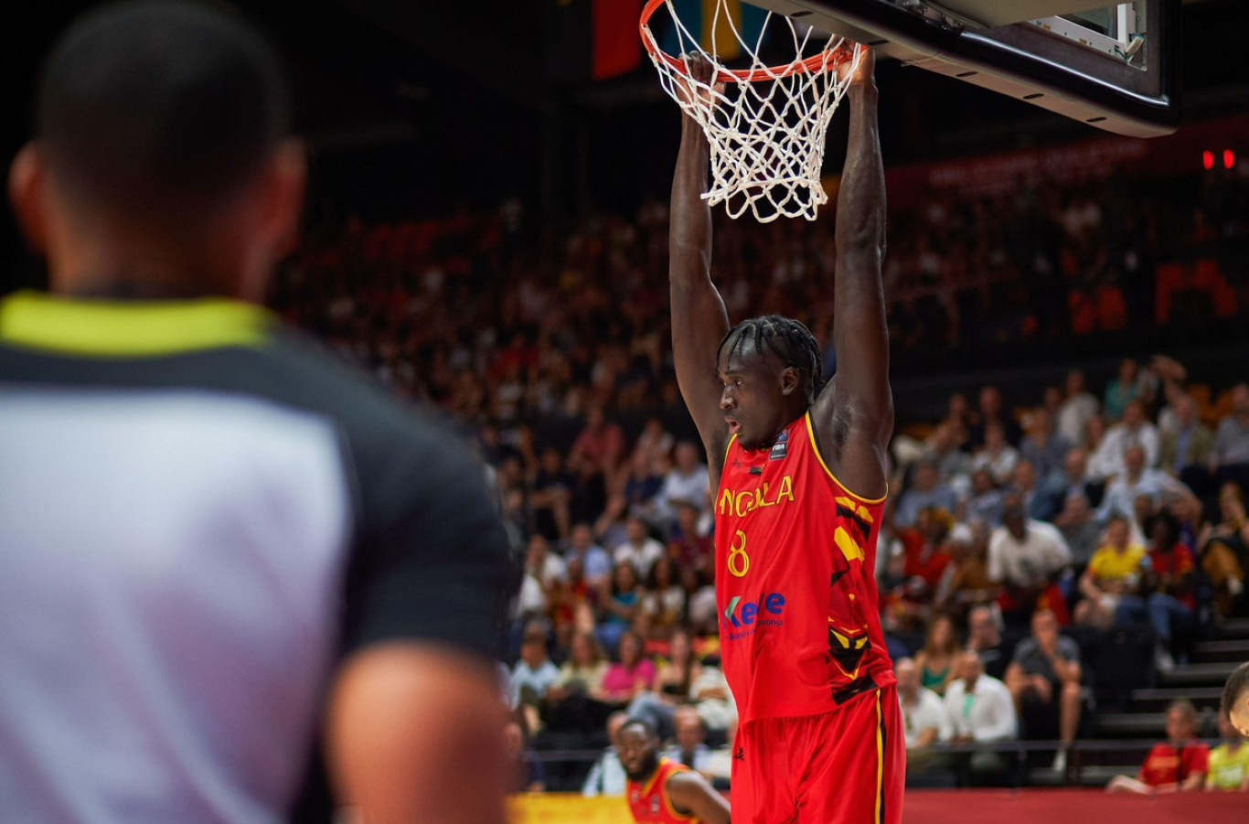 Problemi za Fenerbahče – centar povredio koleno igrajući za reprezentaciju VIDEO