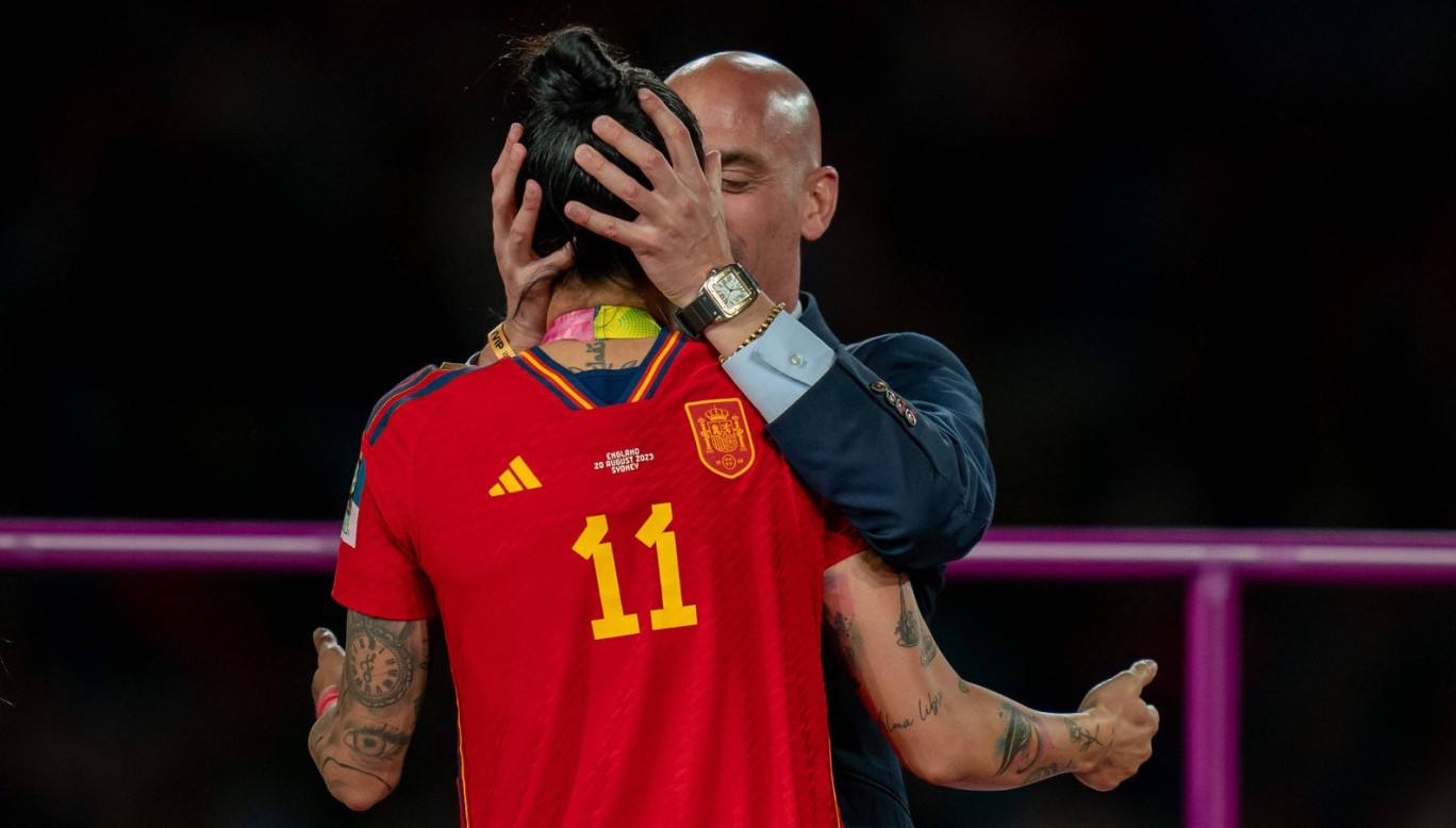 Počelo suđenje Rubijalesu – fudbalerka svedočila protiv njega VIDEO