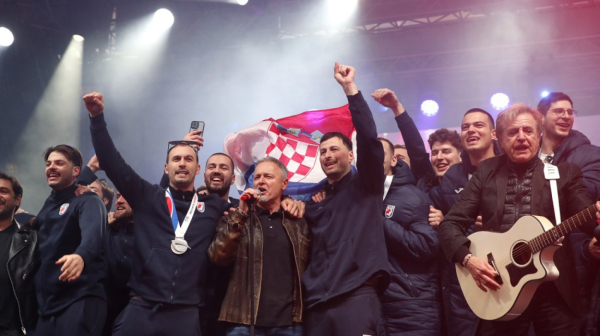 Hrvati opet slavili uz Tompsona – rukometaši insistirali VIDEO