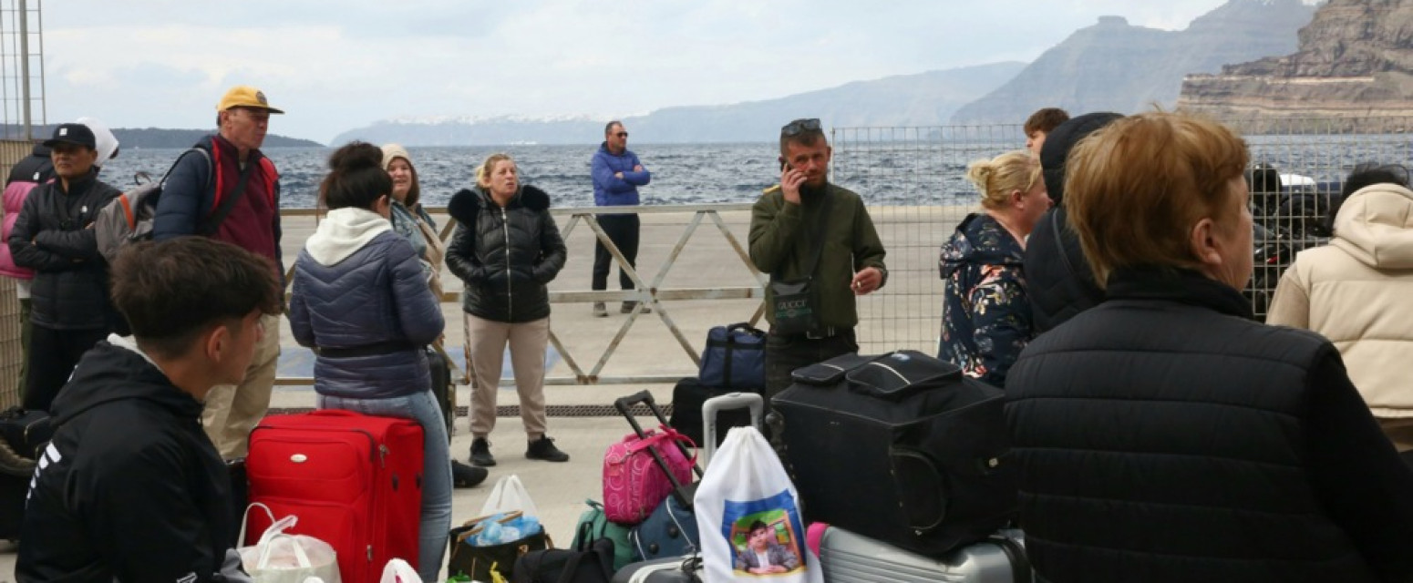Turisti momentalno napustili grčko ostrvo: Milioni dođu tokom godine, sada su svi zabrinuti VIDEO