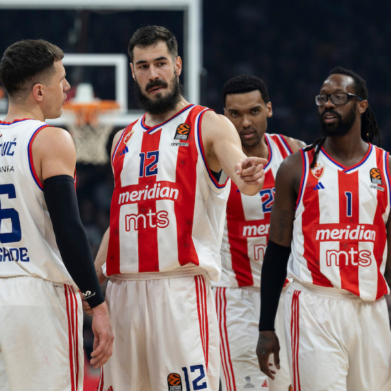 Zvezda ide ka plej-ofu; Trener Asvela objasnio tajm-aut; Sferopulos ponosan; Lovernj: "Čudan osećaj"