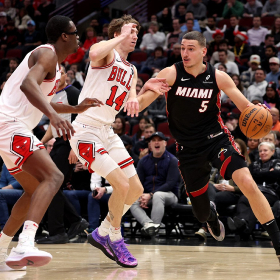 Jović rešetao trojkama protiv Vučevića – za poen mu izmakao rekord VIDEO