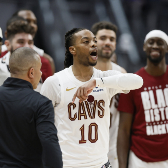 Najluđa utakmica i potez večeri u NBA – Garland sa centra za pobedu! VIDEO