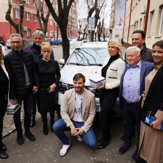 Lepa reč na vrhovima prstiju: Više od 10.000 naslova stiglo na adrese slepih i slabovidih za godinu dana