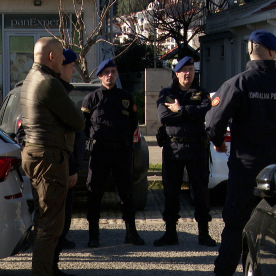 Izabran novi predsednik opštine Budva: Vraća se DPS? Kordon policije pokrivao teren FOTO