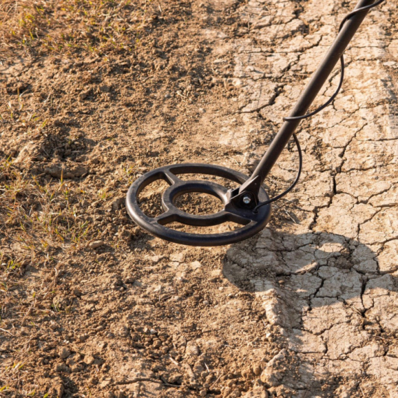 Detektor metala je otkrio drevni zlatni predmet i zapanjio stručnjake VIDEO