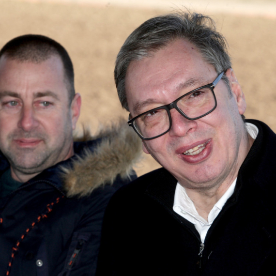 Vučić odgovorio Ješiću: Kaže da neću šetati Novim Sadom? Odoh ja tamo, prošetaću 15 minuta