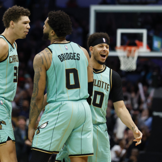 Trojka za pobedu – u poslednjoj sekundi; Detroit "pregazio" Embida i Filadelfiju VIDEO