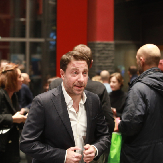 Gordan Kičić blokira svoje matično pozorište, dok njegovoj producentskoj kući stižu milioni od RTS-a