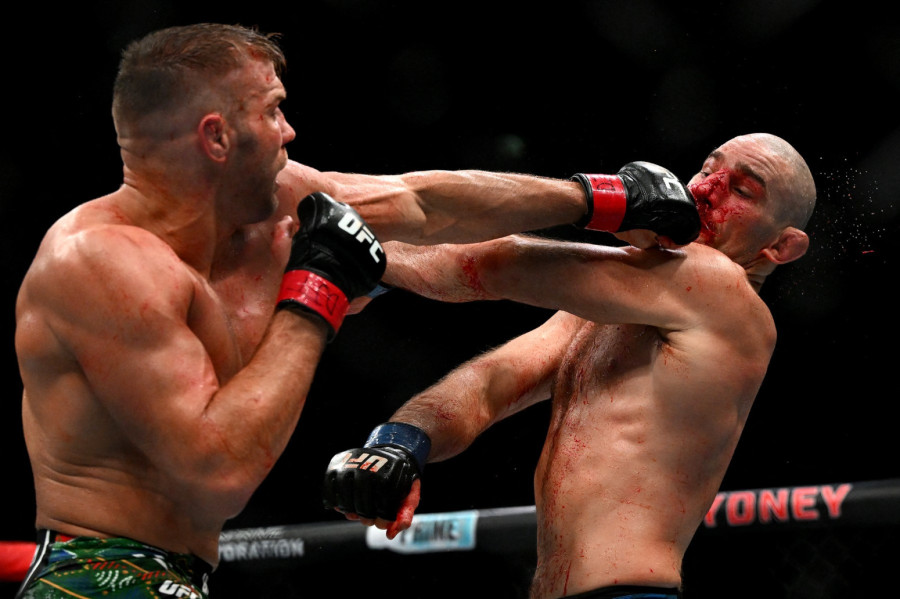 UFC borbe su depresivne; On je mali rasistički klovn